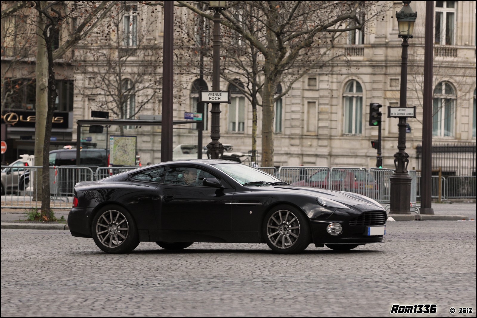 Aston Martin Vanquish S - 01 - Spotting Paris - Galerie de Rom1336