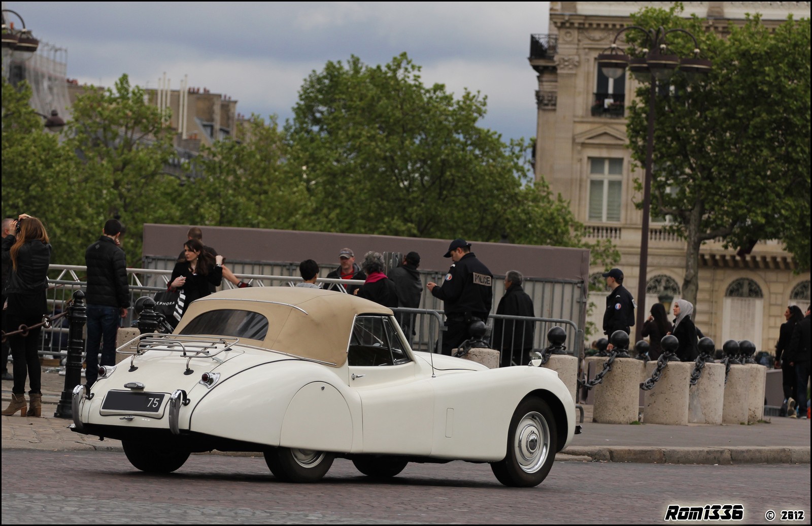 Jagaur XK120 Roadster - 05 - Spotting Paris - Galerie de Rom1336