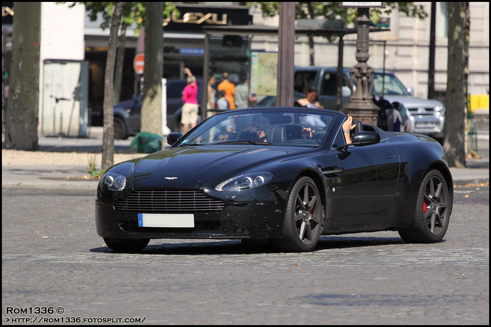 Aston Martin V8 Roadster - 08 - Spotting Paris - Galerie de Rom1336
