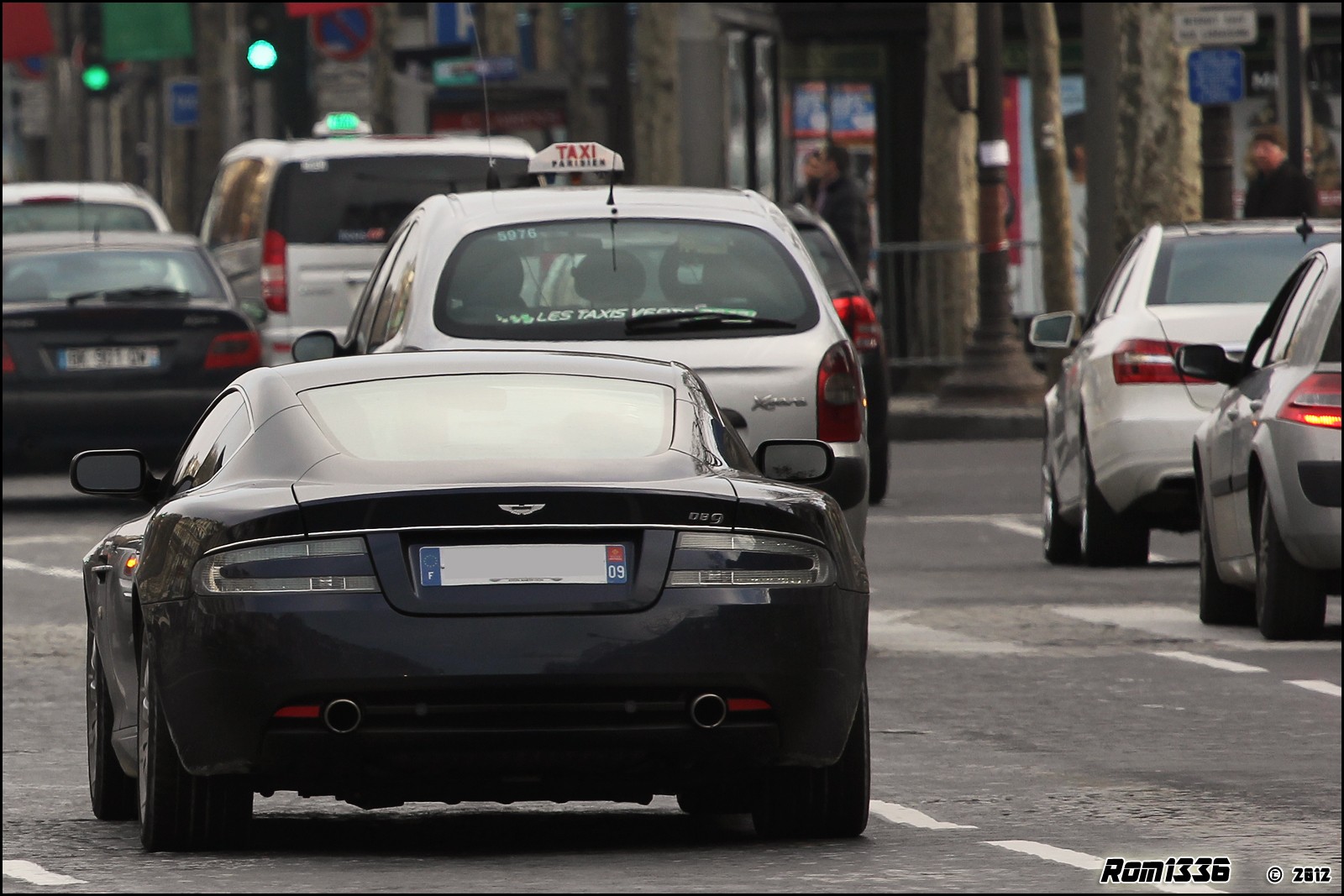 Aston Martin DB9 - 01 - Spotting Paris - Galerie de Rom1336