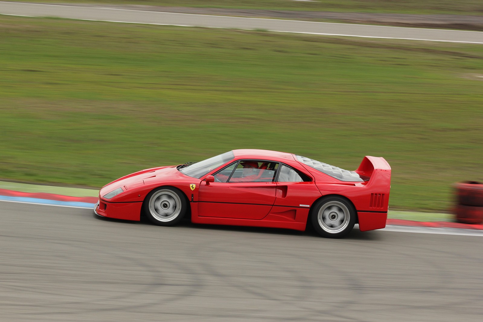 Ferrari F40 - 05 - Vredestein Supercar Sunday - Galerie de Rom1336