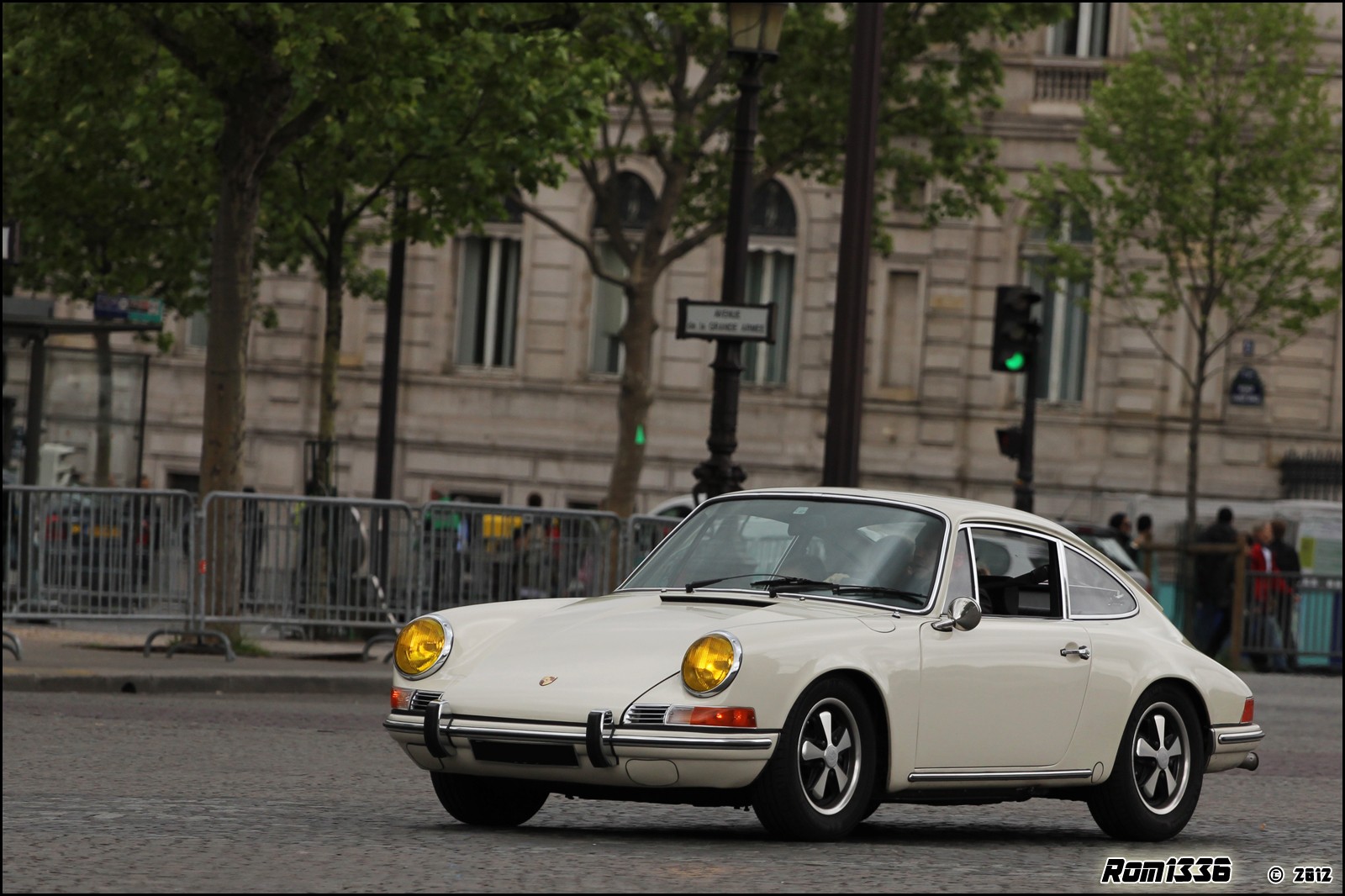 Porsche 911 Carrera - 05 - Spotting Paris - Galerie de Rom1336