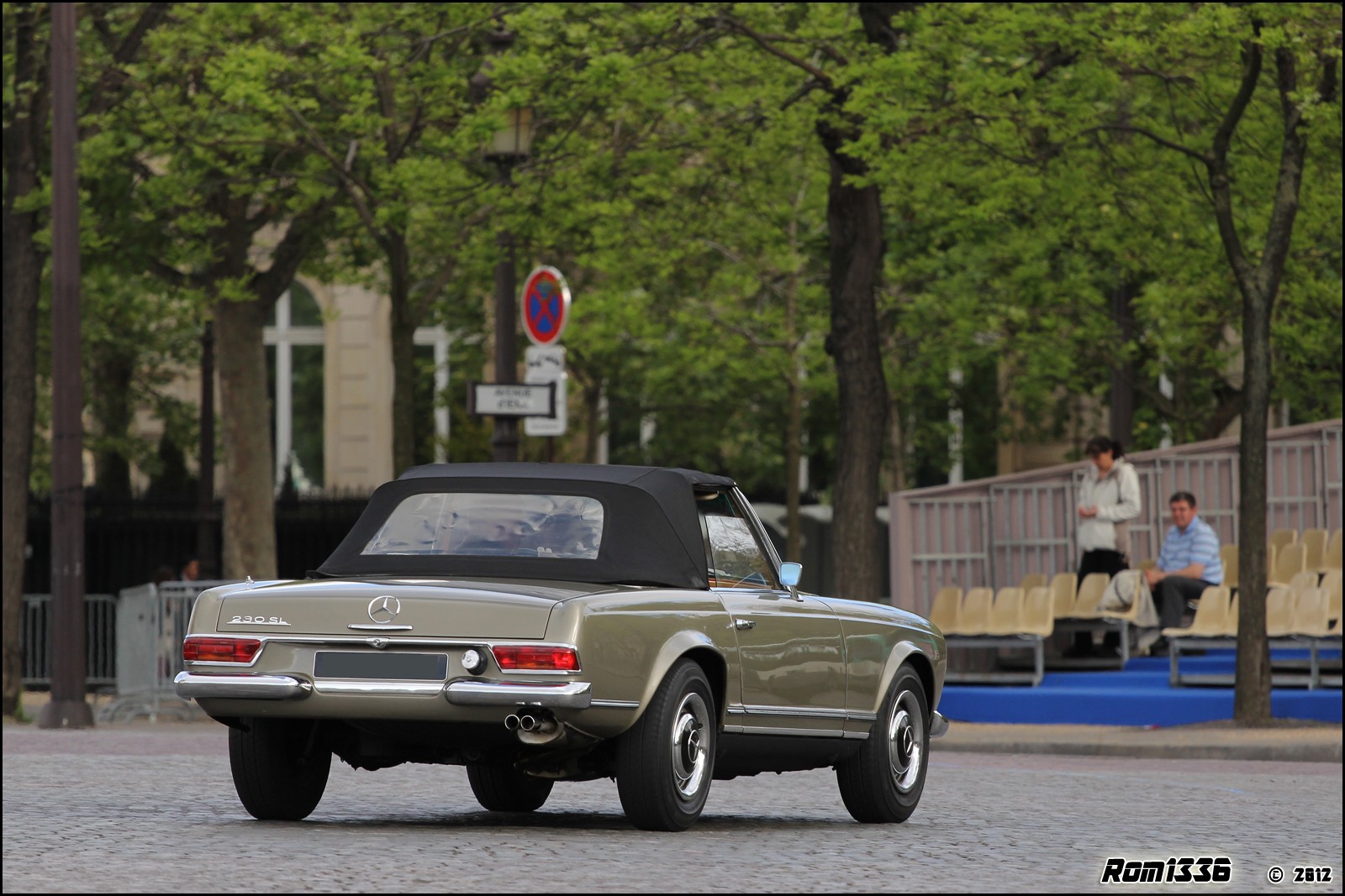 Mercedes 230 SL - 05 - Spotting Paris - Galerie de Rom1336