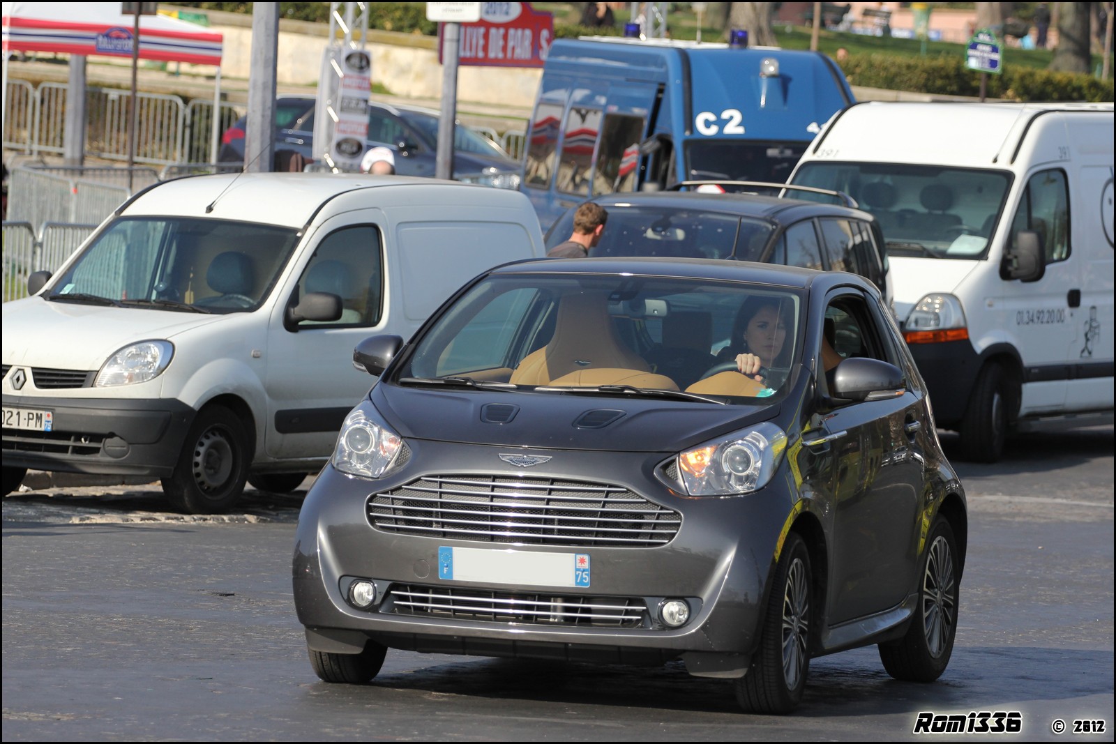 Aston Martin Cygnet - 03 - Spotting Paris - Galerie de Rom1336
