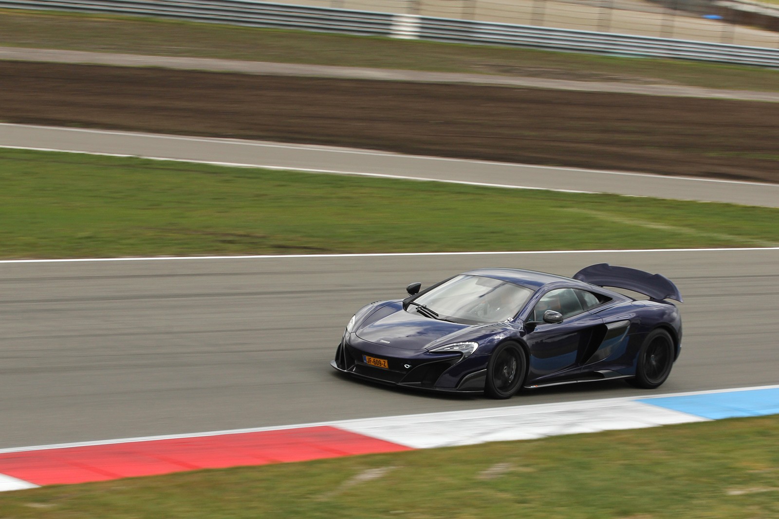 McLaren 675 LT - 05 - Vredestein Supercar Sunday - Galerie de Rom1336
