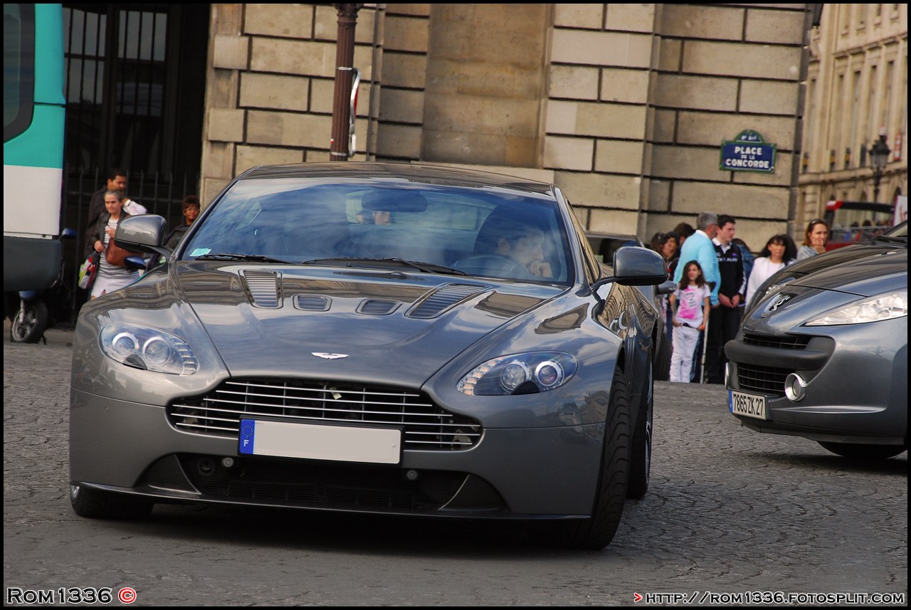 Aston Martin V12 Vantage - 06 - Spotting Paris - Galerie de Rom1336
