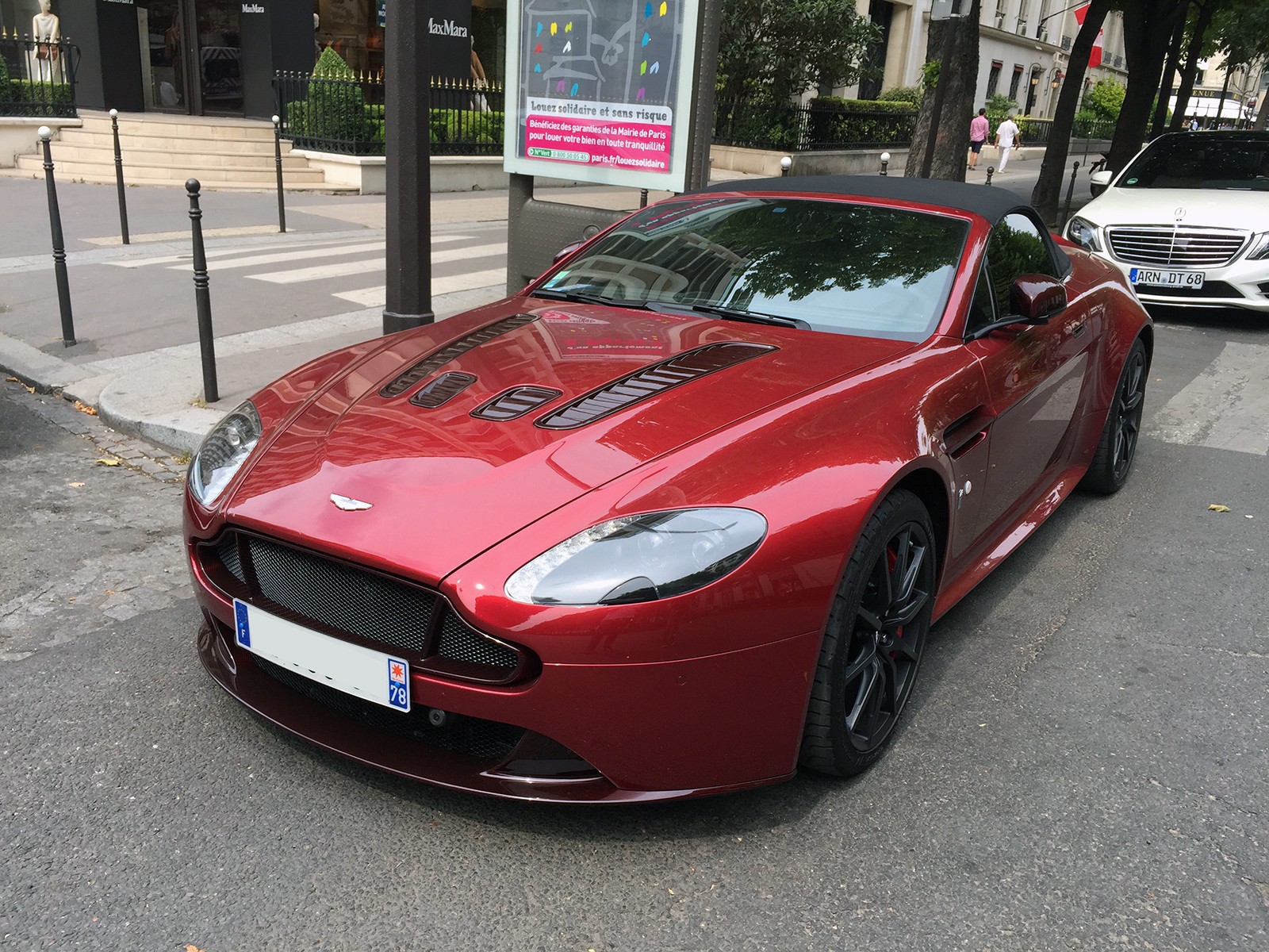 Aston V12 Vantage Roadster - Spotting Paris - Galerie de Rom1336