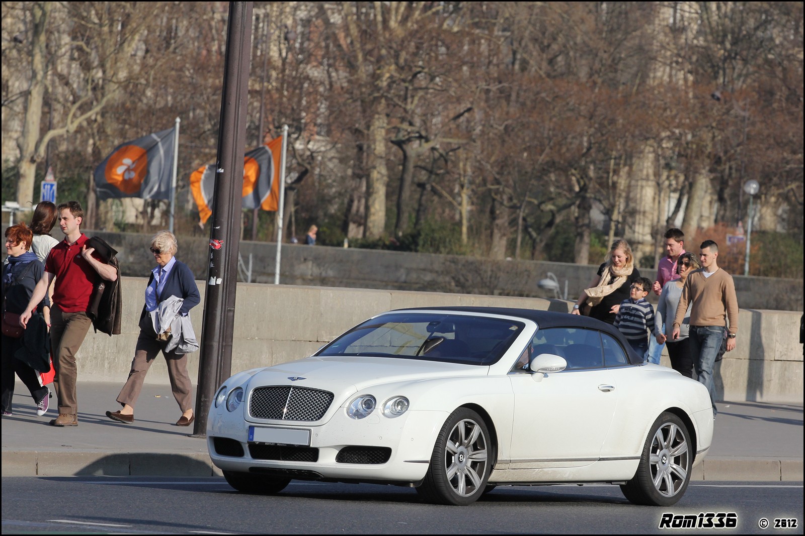 Bentley Continental GTC - 03 - Spotting Paris - Galerie de Rom1336