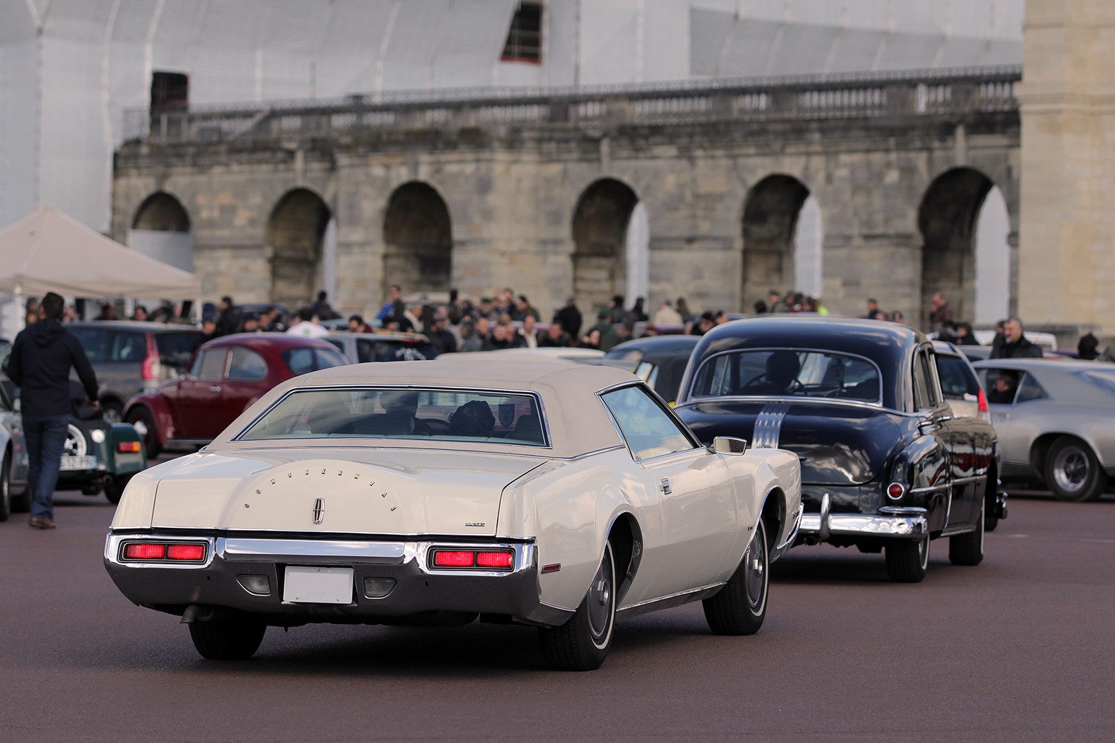 Lincoln Continental Mark IV - 04 - Vincennes en Anciennes - Galerie de Rom1336