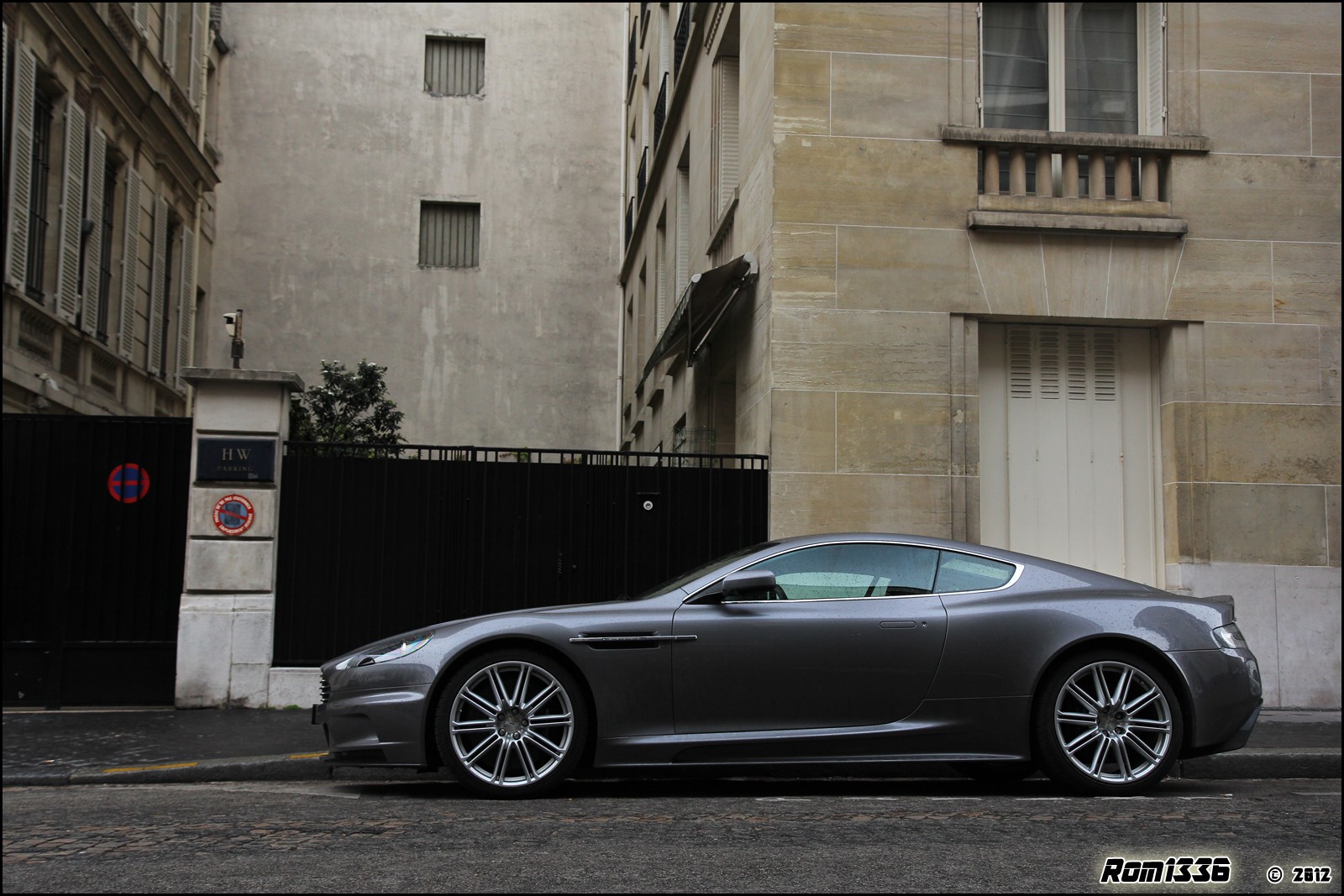 Aston Martin DBS - 03 - Spotting Paris - Galerie de Rom1336