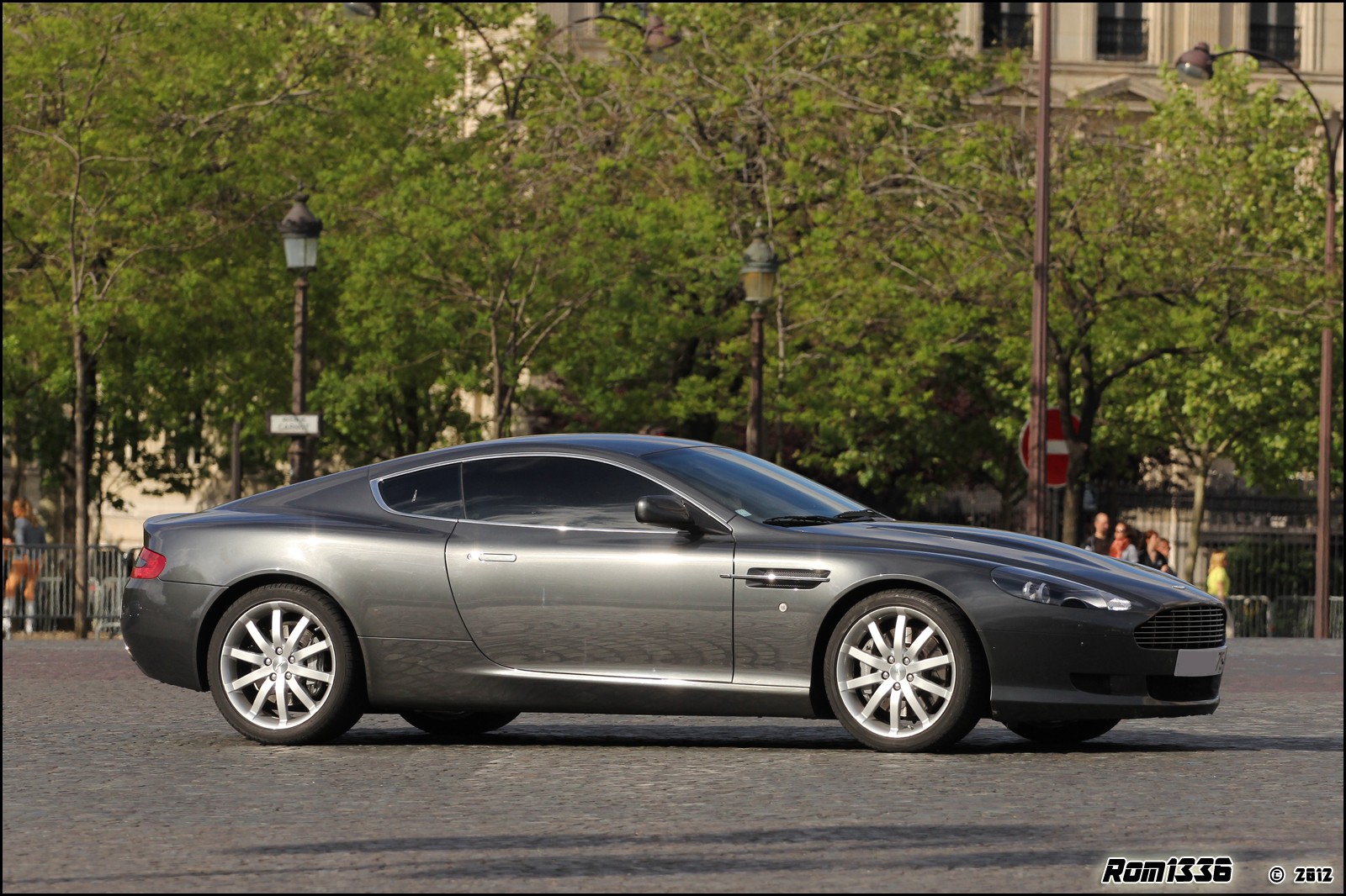 Aston Martin DB9 - 05 - Spotting Paris - Galerie de Rom1336