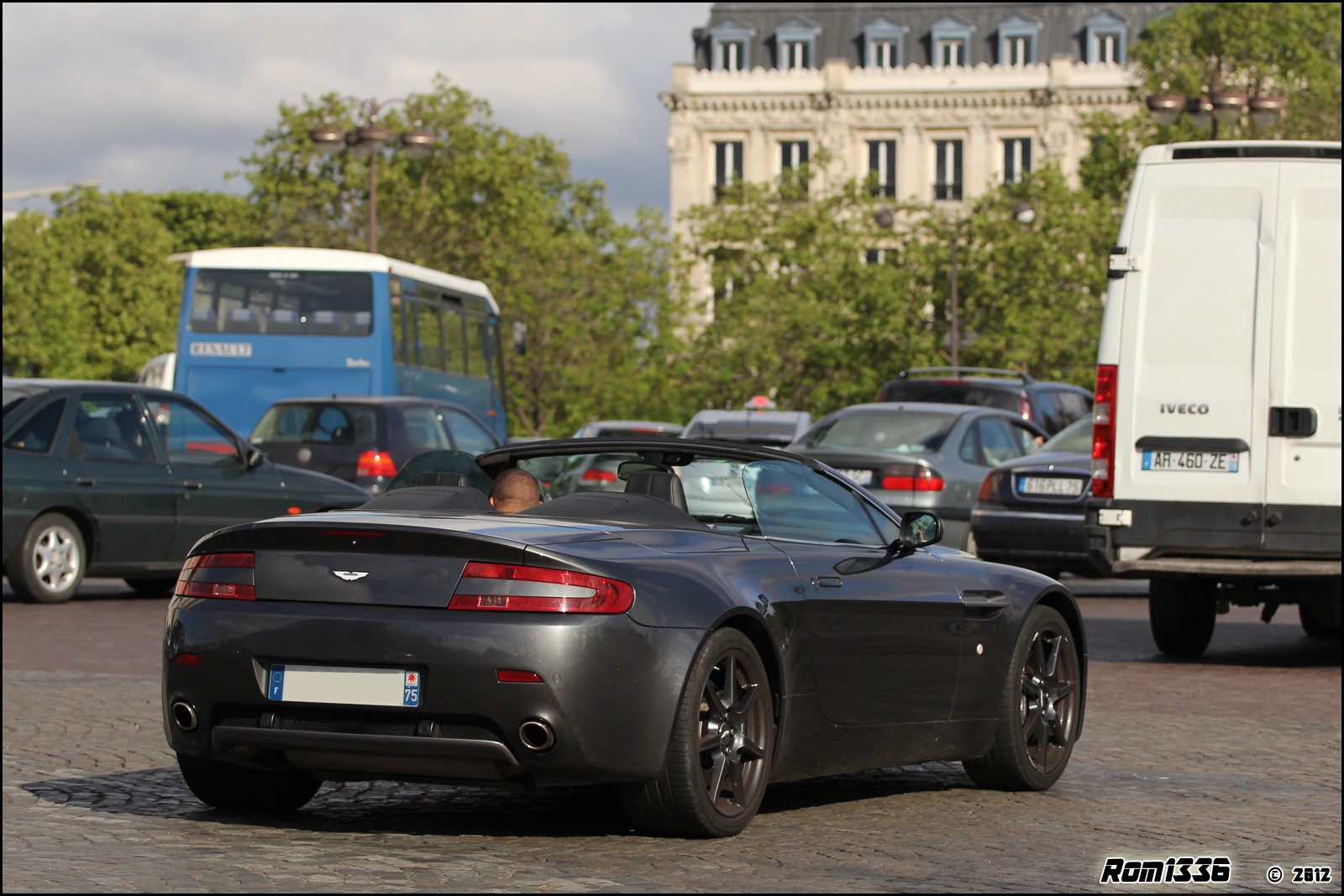 Aston Martin V8 Vantage Roadster - 05 - Spotting Paris - Galerie de Rom1336